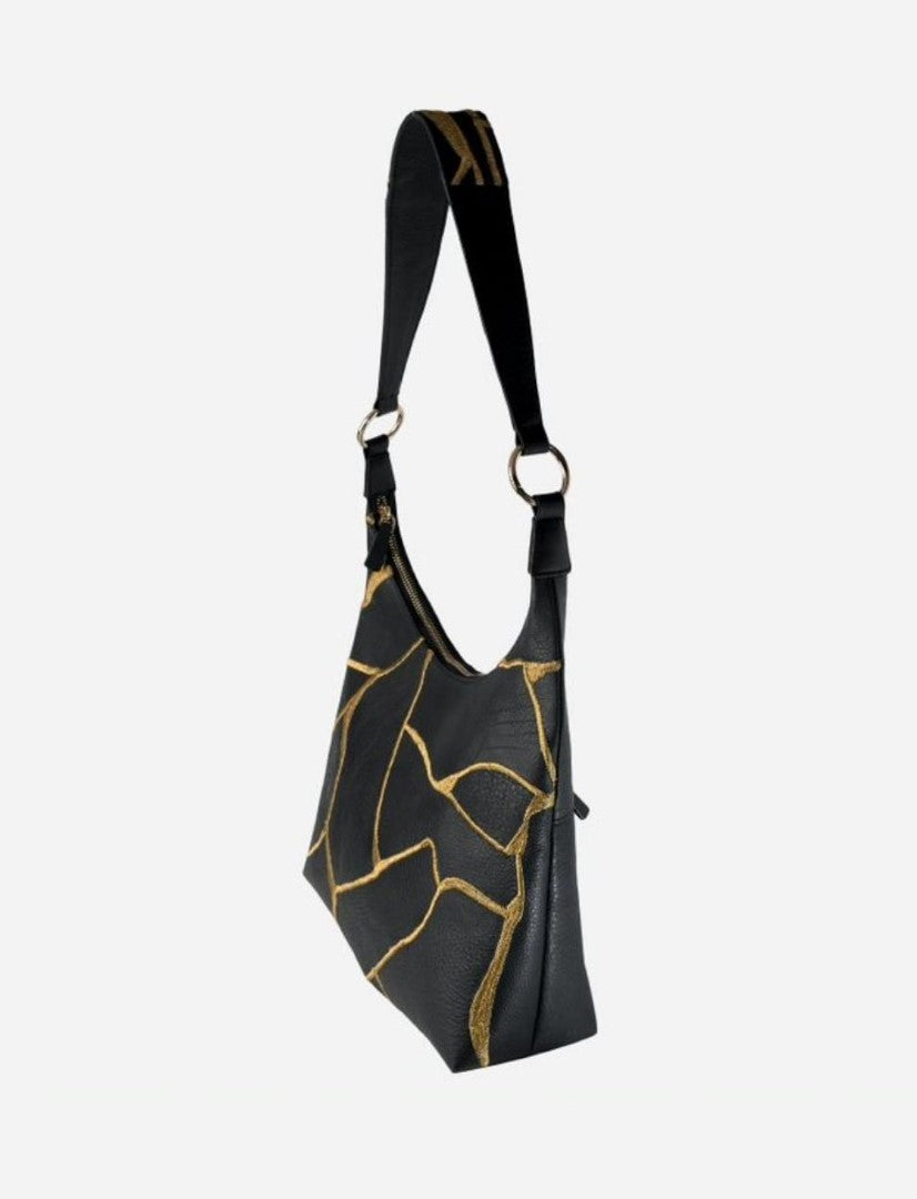 Akira Shoulder Bag in Black