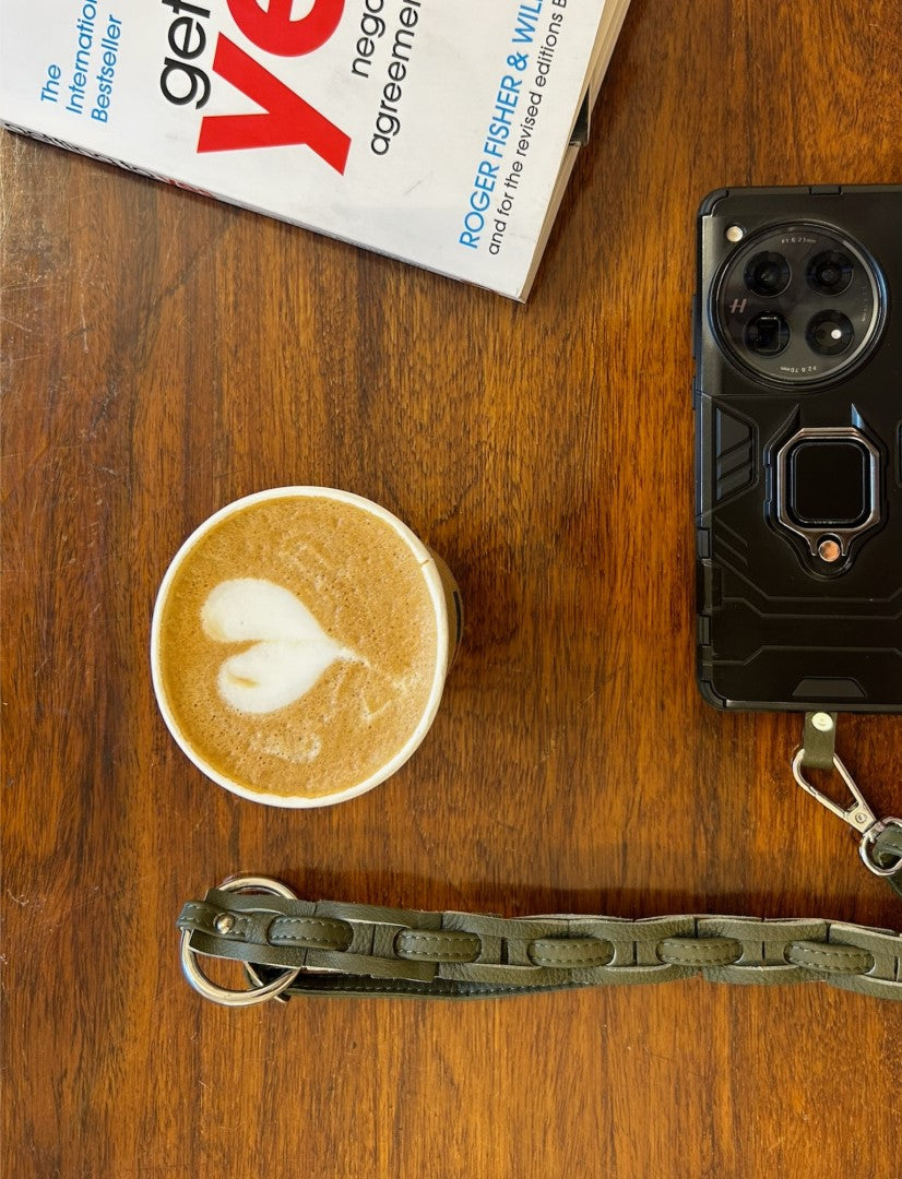 Kenza Phone Lanyard in Olive